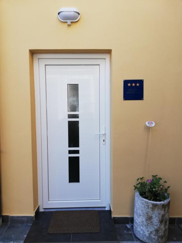 Studio Apartman Fleiss Apartment Самобор Екстериор снимка